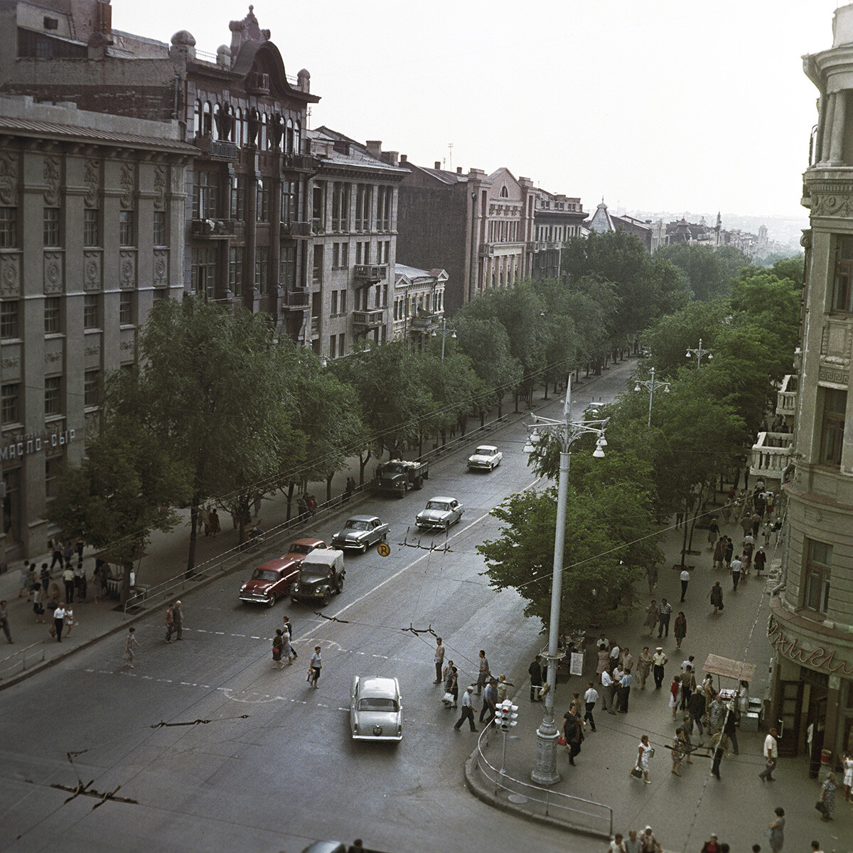 Улица Фридриха Энгельса (ныне Большая Садовая) в городе Ростов-на-Дону в 1965 году.
