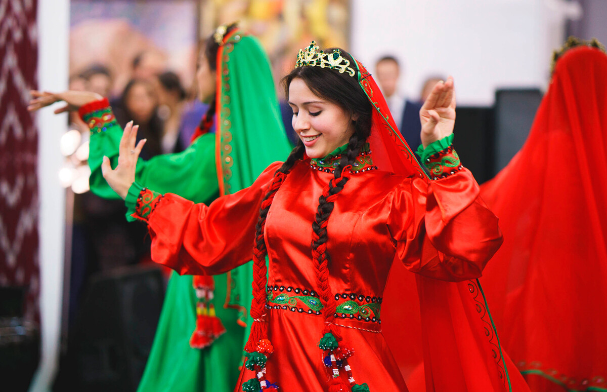 The artist from Tajikistan at the Ethnomir festival in Moscow. 