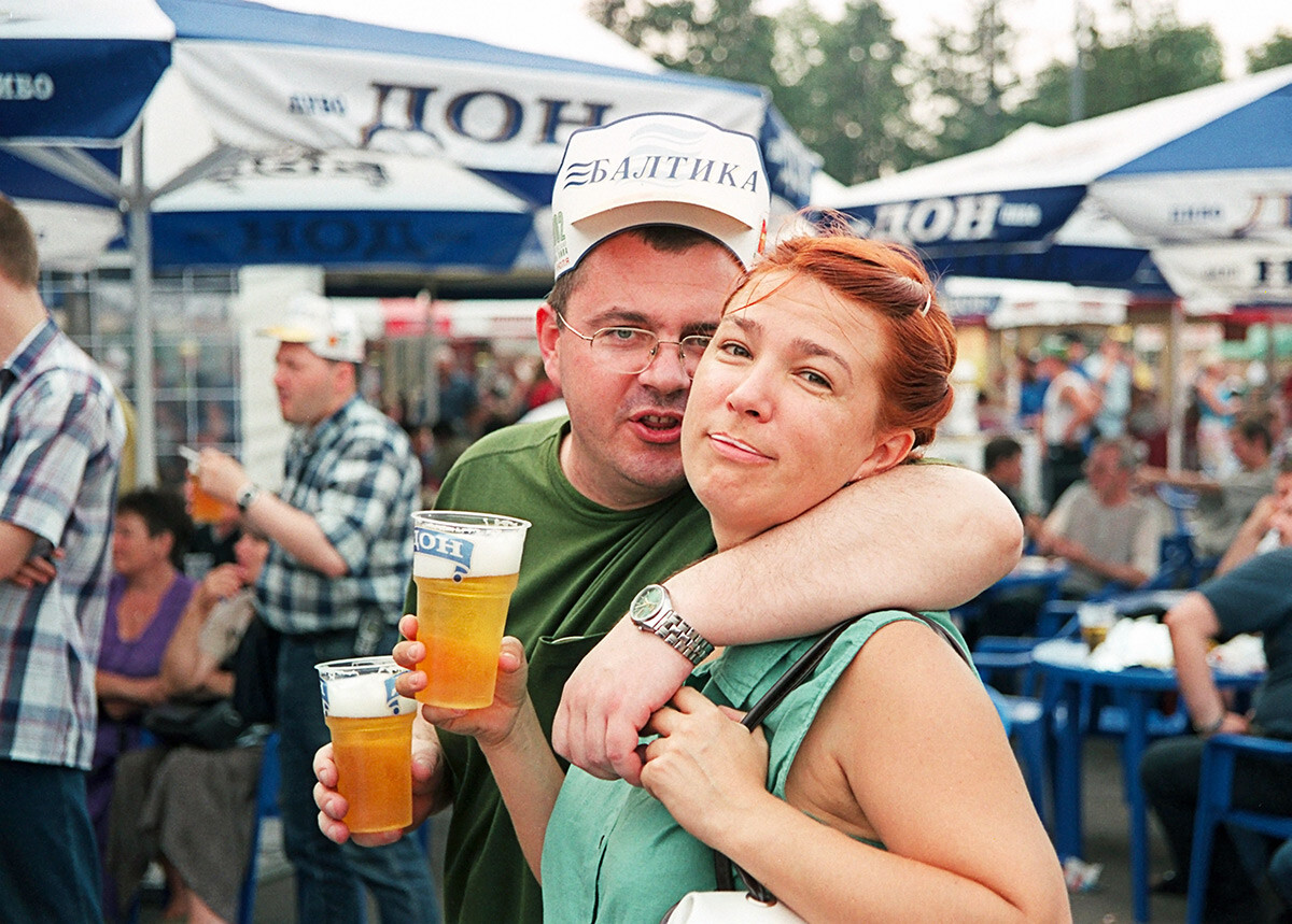 Feiern wie ein Russe: Besucher eines Bierfestes.