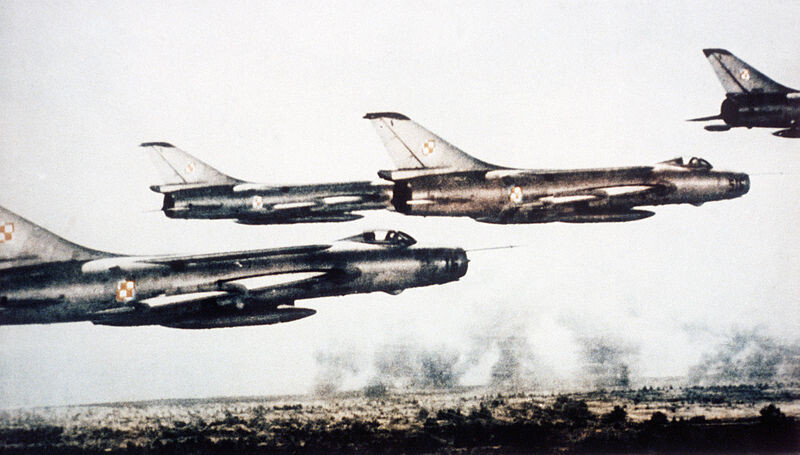 Aparatos Su-7 polacos del Pacto de Varsovia.