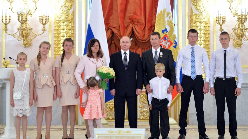 Породица Поливанов из Крима на церемонији доделе Ордена „Родитељска слава“.