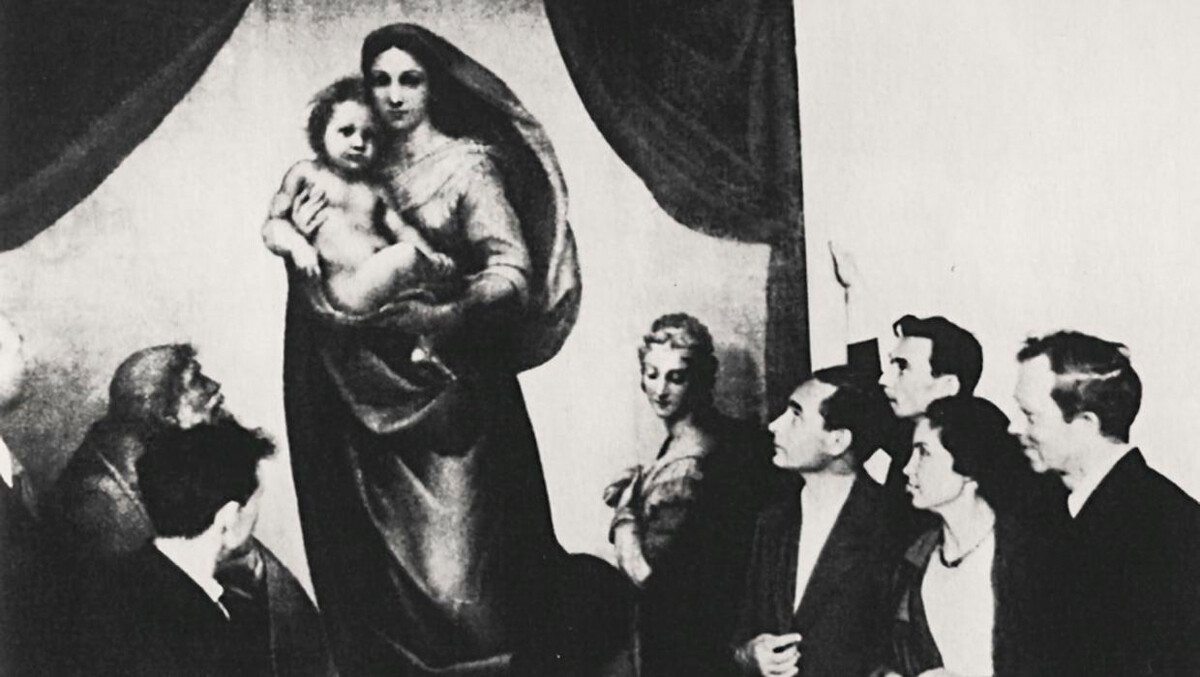 Artistas soviéticos exploran la obra maestra de Rafael en el Museo Pushkin