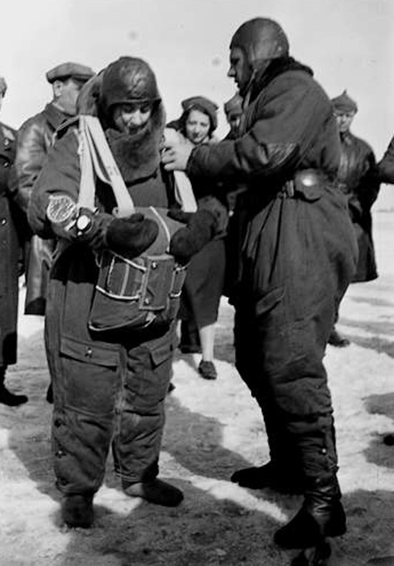 Padalka Ljuba Berlin pred svojim zadnjim skokom na letališču Ljuberci v Moskovski regiji. 26. marec 1936.