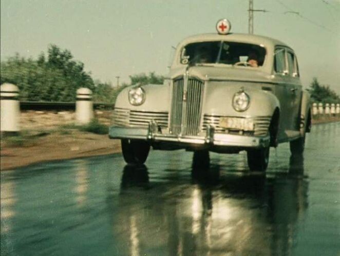 ZIS-110 ambulancia que aparece en la película de 1955 Delo Rumiantseva