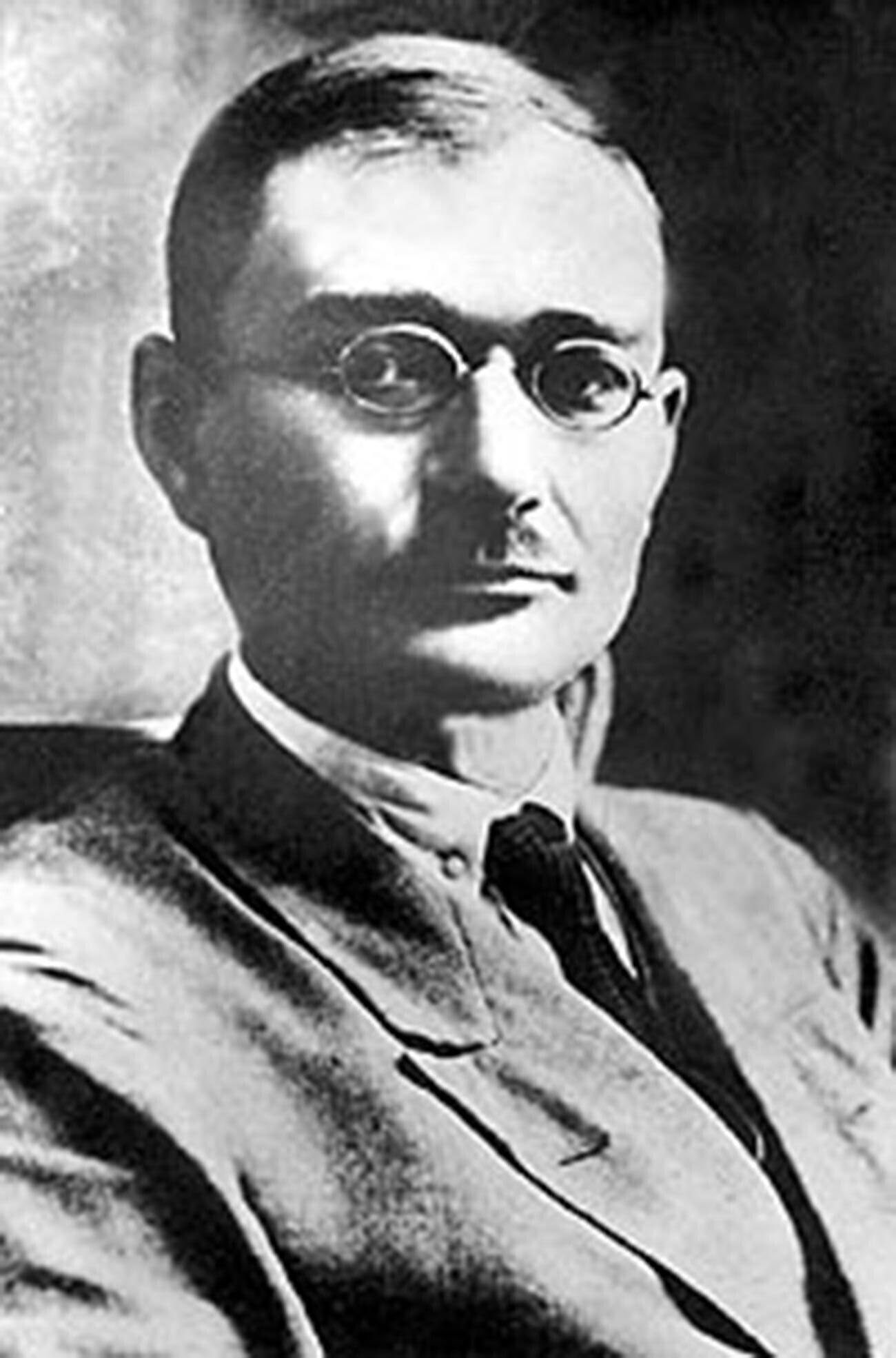 Nikolaj Jakovlev (1892-1974), linguista, si occupò della fase avanzata dei progetti di latinizzazione della lingua russa
