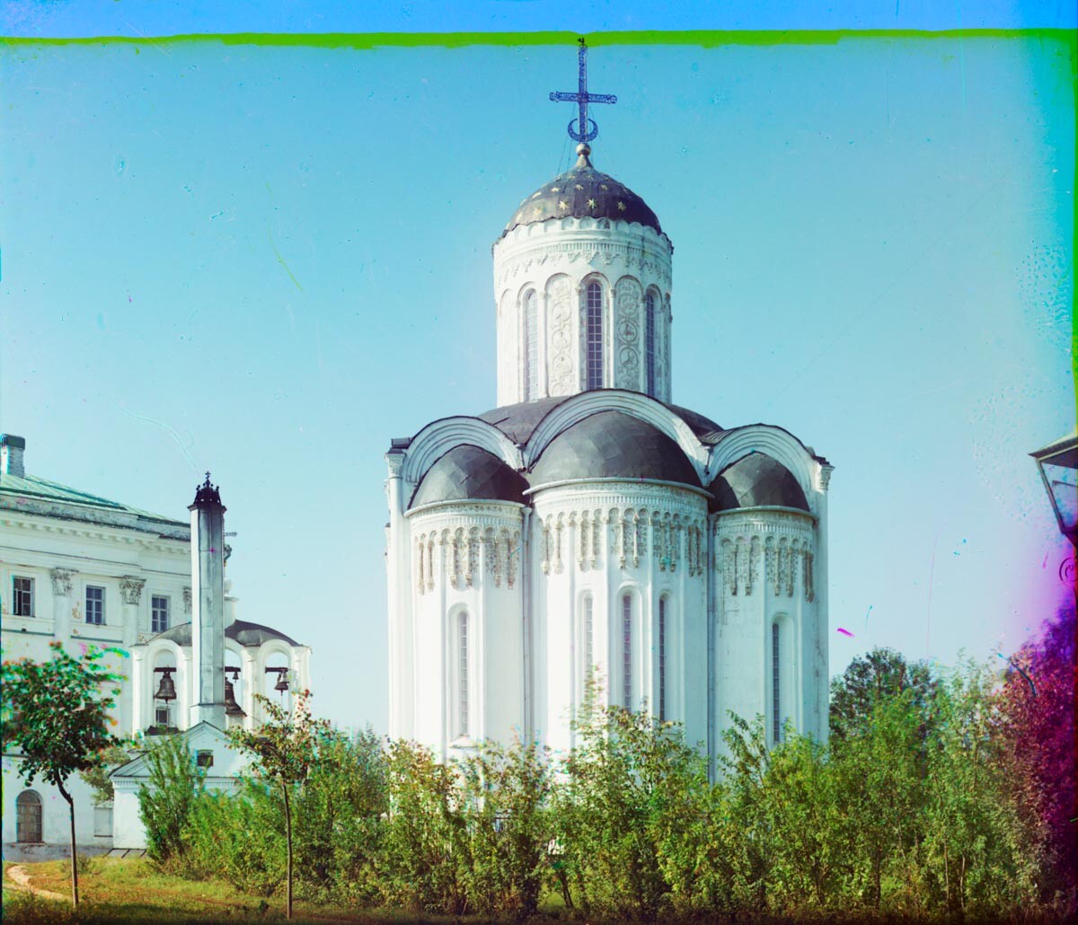 Vladímir. Catedral de San Demetrio, vista este. Verano de 1911