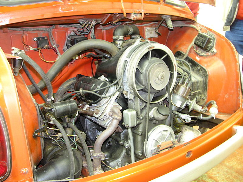Motor AZ-965AE: V4 refrigerado por aire.