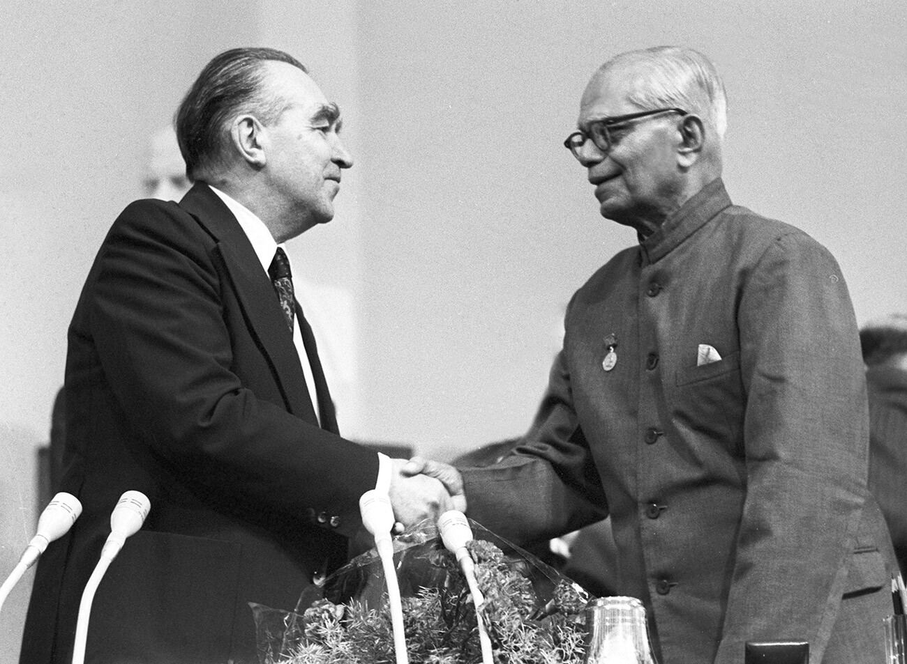  Кумар Менон на връчването на наградата в Москва 