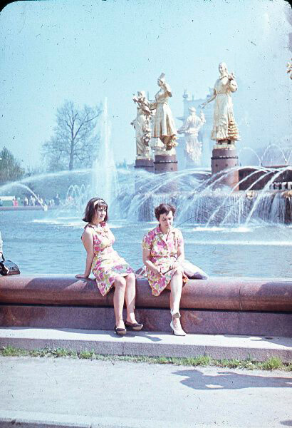 Springbrunnen “Freundschaft” auf der Ausstellung der Errungenschaften der Volkswirtschaft in Moskau, 1960er Jahre.