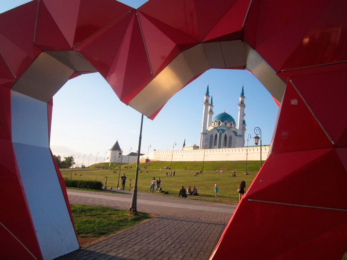El Kremlin de Kazán en una de las ciudades más acogedoras de Rusia, junio de 2021