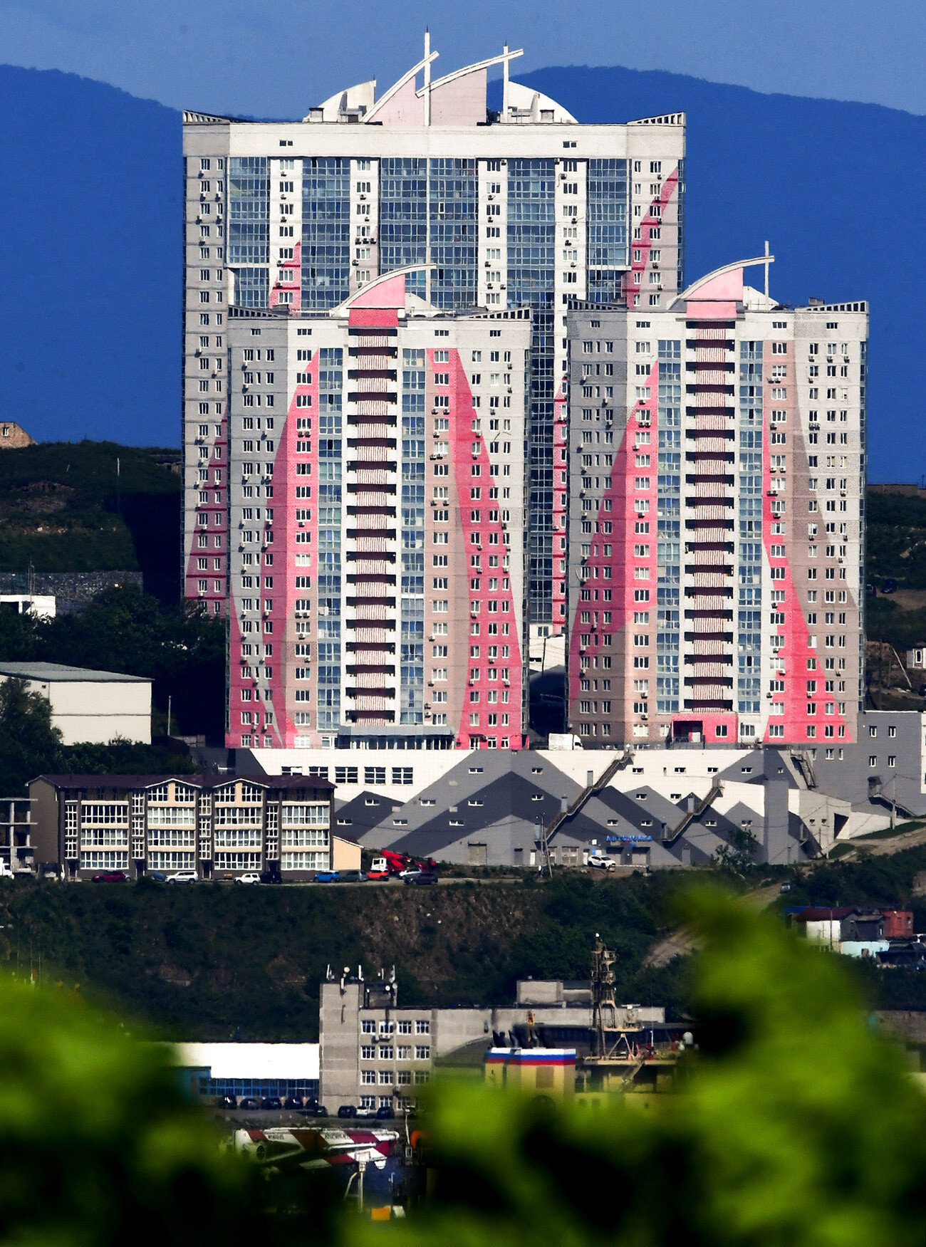 Bâtiments résidentiels sur la rive de la Corne d'or, à Vladivostok
