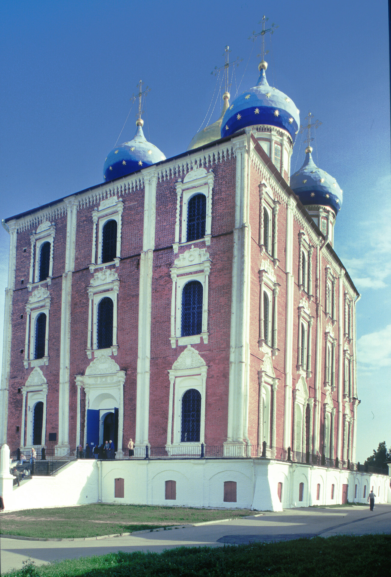 Cremlino di Rjazan. Cattedrale della Dormizione della Vergine, lato sud-ovest. 28 agosto 2005
