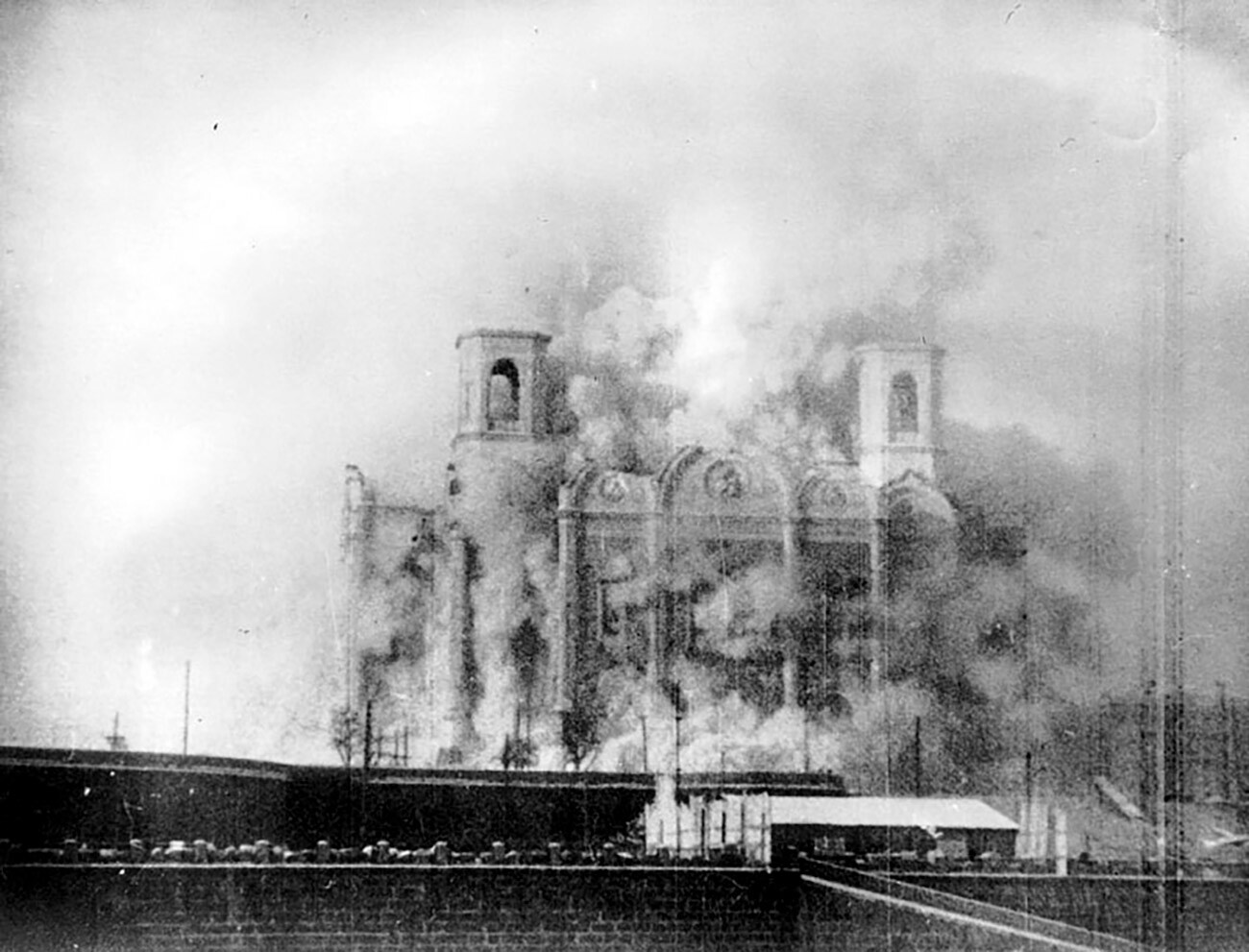 The demolition of the Cathedral of Christ the Saviour, 1931