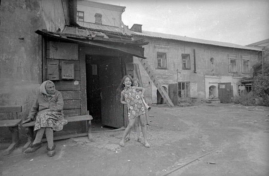 'Hijas de la abuela', Irkutsk, 1970-1973 