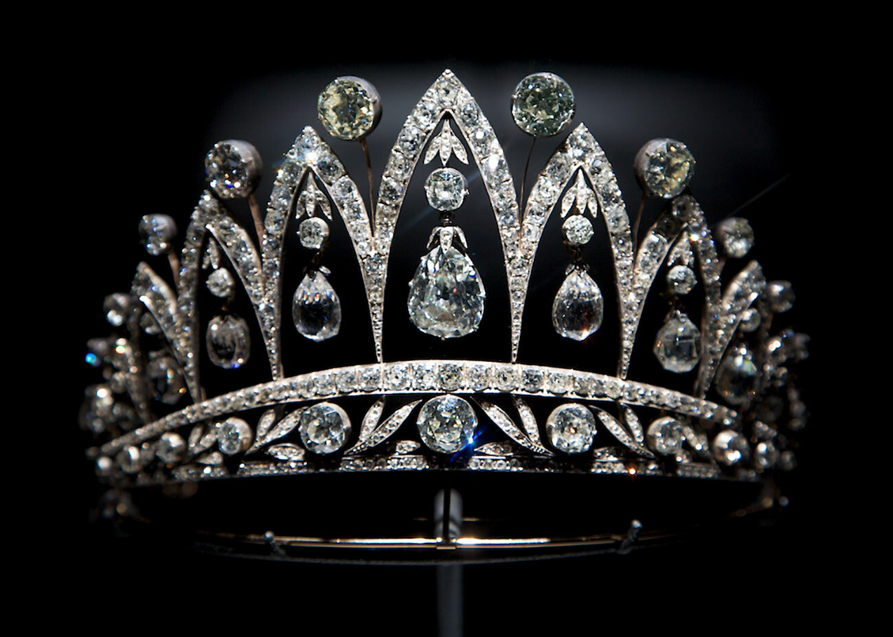 La tiara di Leichtenberg, realizzata con i diamanti che Alessandro aveva regalato a Giuseppina