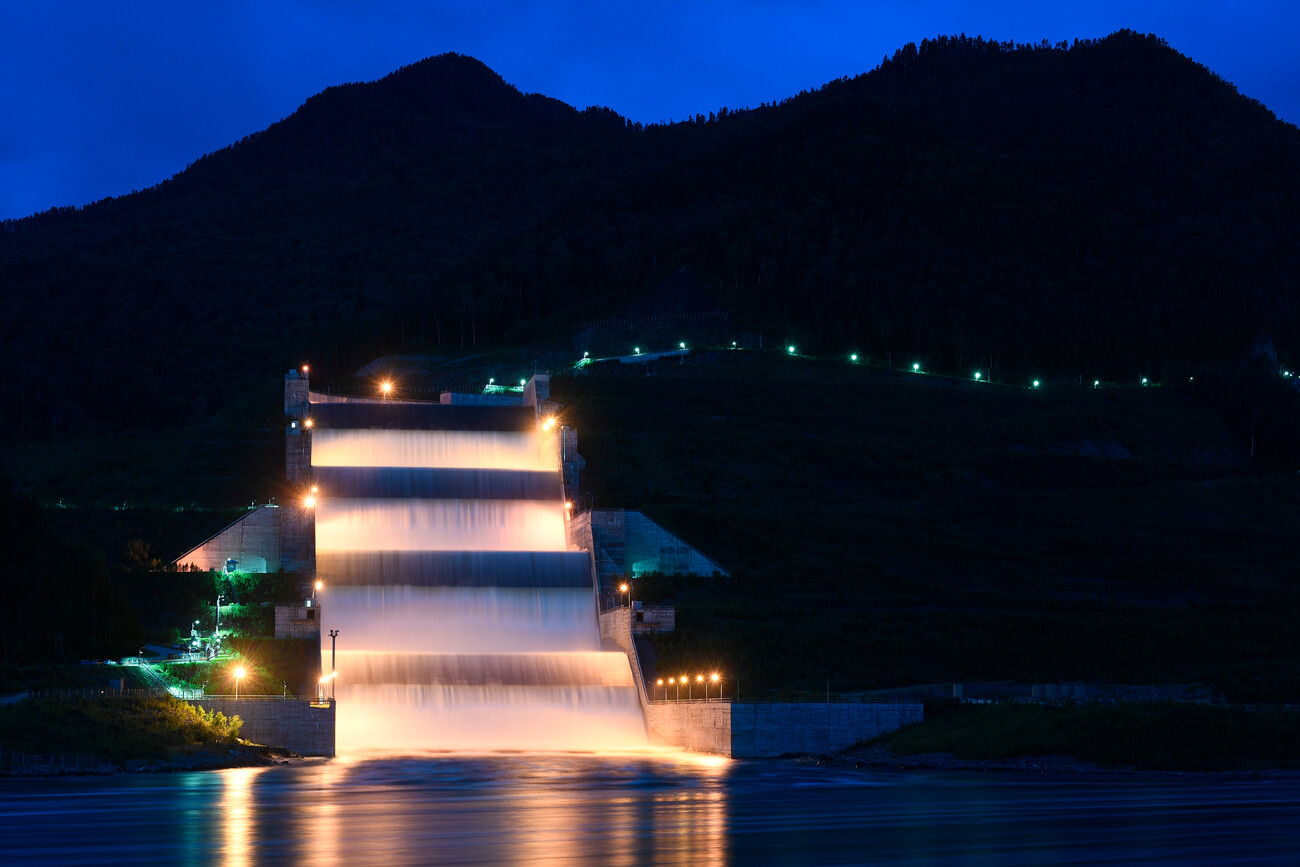 Хидроелектрана на реци Јенисеј у Хакасији.