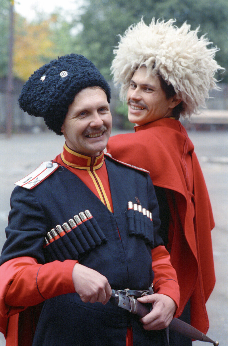 Krasnodar. Kozaki na ulicah med Vsekubansko kozaško rado, 1990.