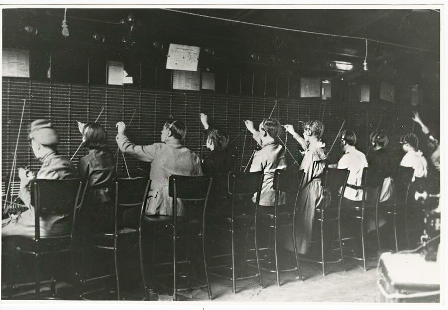 Stazione telefonica a Pietrogrado, 1917