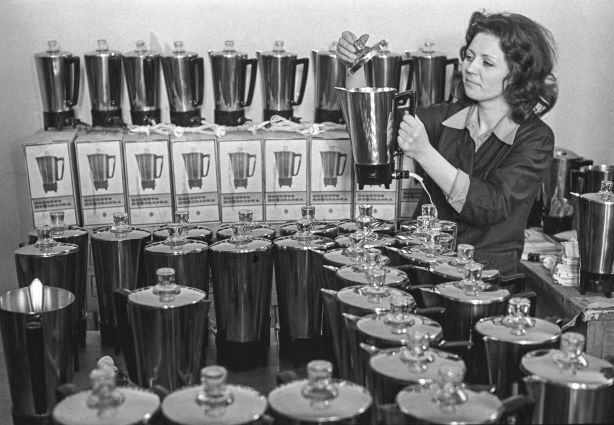 レニングラードのコーヒーメーカー工場にて、1977年