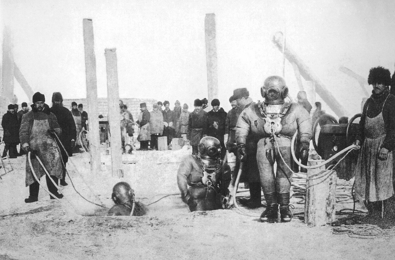 Podvodna dela pri gradnji mostu čez Jenisej, Krasnojarsk. 1896-1899