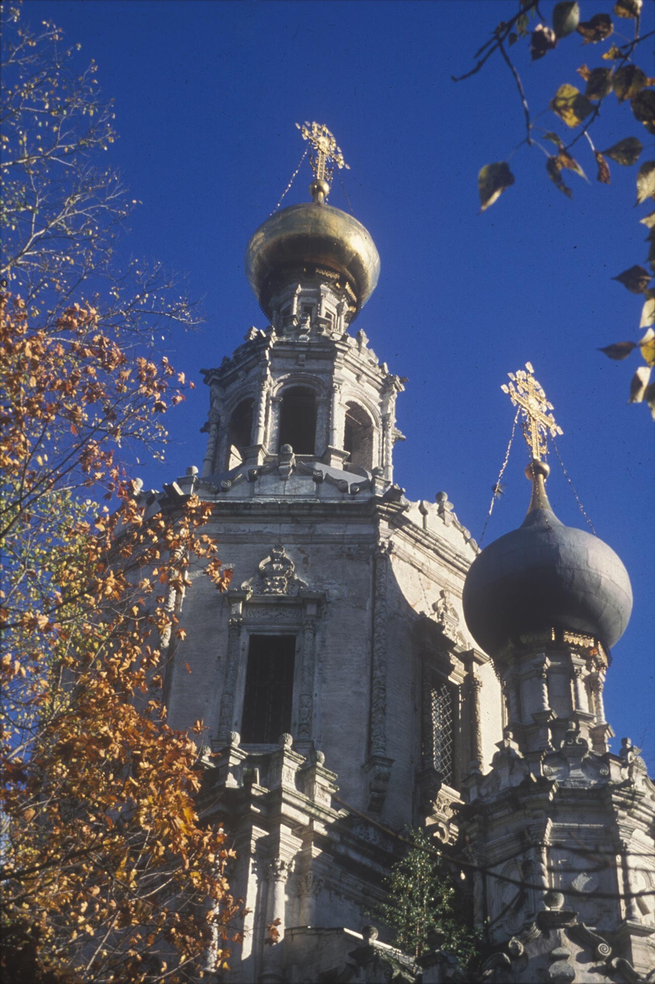 Тројице-Ликово. Црква св. Тројице. Горњи нивои, поглед са северозападне стране. 29. септембар 1979.