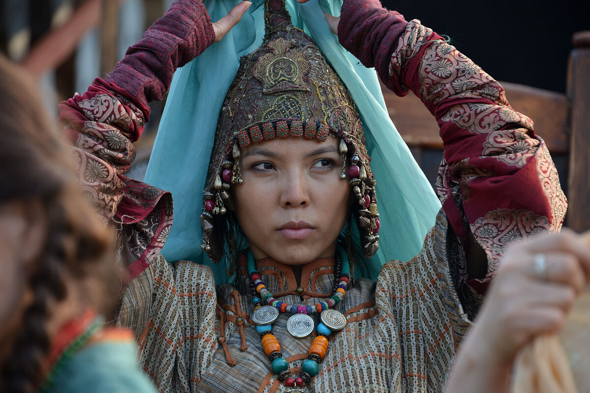 Perempuan bangsawan Asia, cuplikan dari film serial “The Golden Horde”, 2018