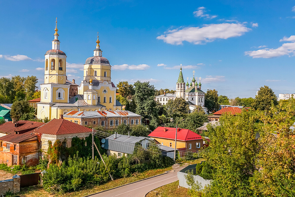 Вид на Ильинскую и Троицкую церкви в Серпухове