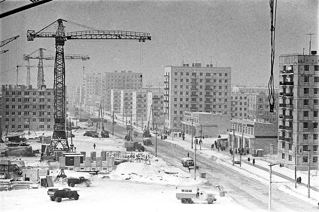 Construction d'un nouveau microdistrict résidentiel dans le quartier Jdanovski (aujourd'hui Taganski) de Moscou