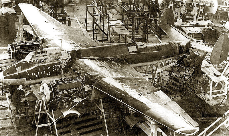  Сглобяване на прототипа 103 (бъдещият Ту-2) в цеха на Централното конструкторско бюро-29, 1940 година 
