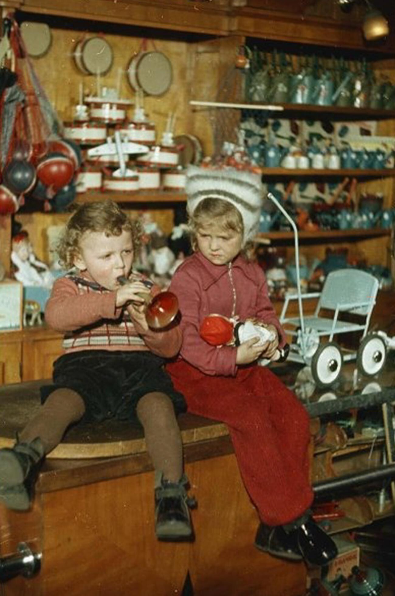 A store for kids in Leningrad, 1950s.