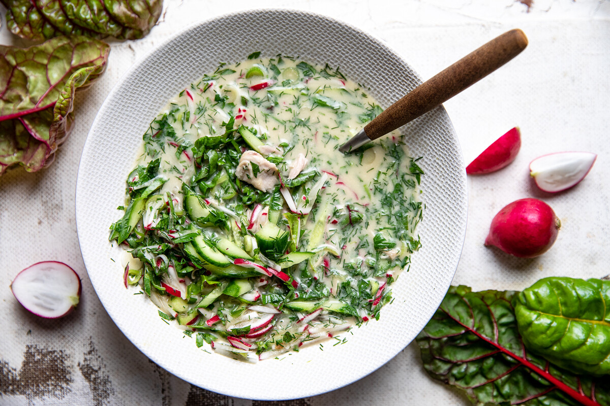 Botwinja: Eine kalte russische Sommersuppe aus Rübenblättern (REZEPT ...