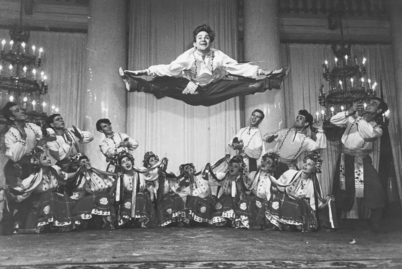 Legendary Soviet Folk Dance Companies In PHOTOS Russia Beyond   6308cba6724157267c3eed5a 