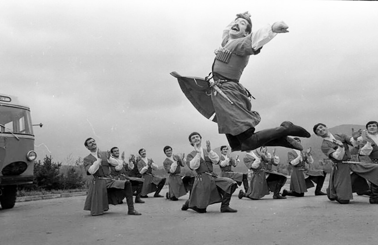 Legendary Soviet Folk Dance Companies In PHOTOS Russia Beyond