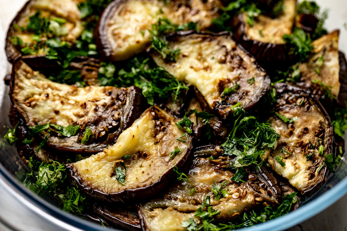 Prueba esta deliciosa y original ensalada de berenjena marinada (Receta