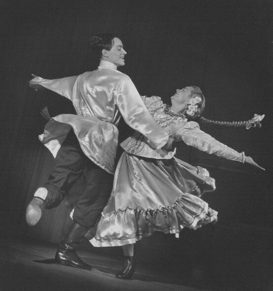  Руски танц, изпълняван от ансамбъла на Игор Мойсеев, 1957 година 