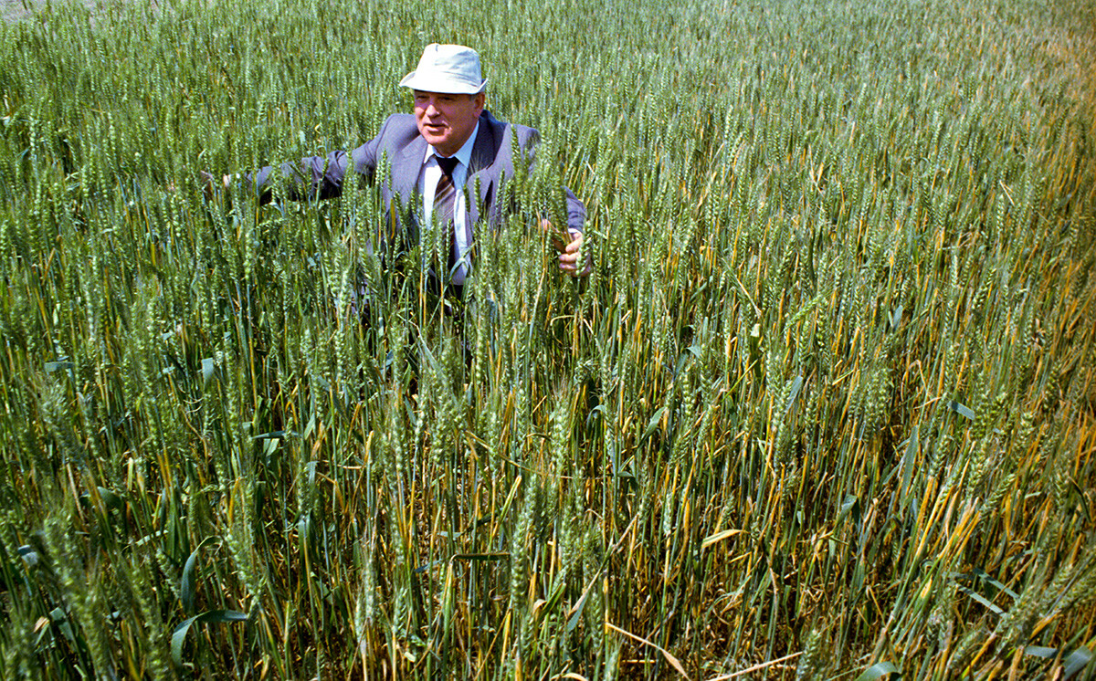 Rare photos of last soviet leader mikhail gorbachev russia beyond