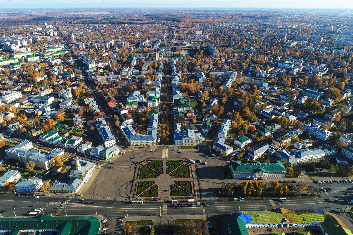 Радиально-полукольцевая планировка Костромы: от Сусанинской площади веером расходятся улицы
