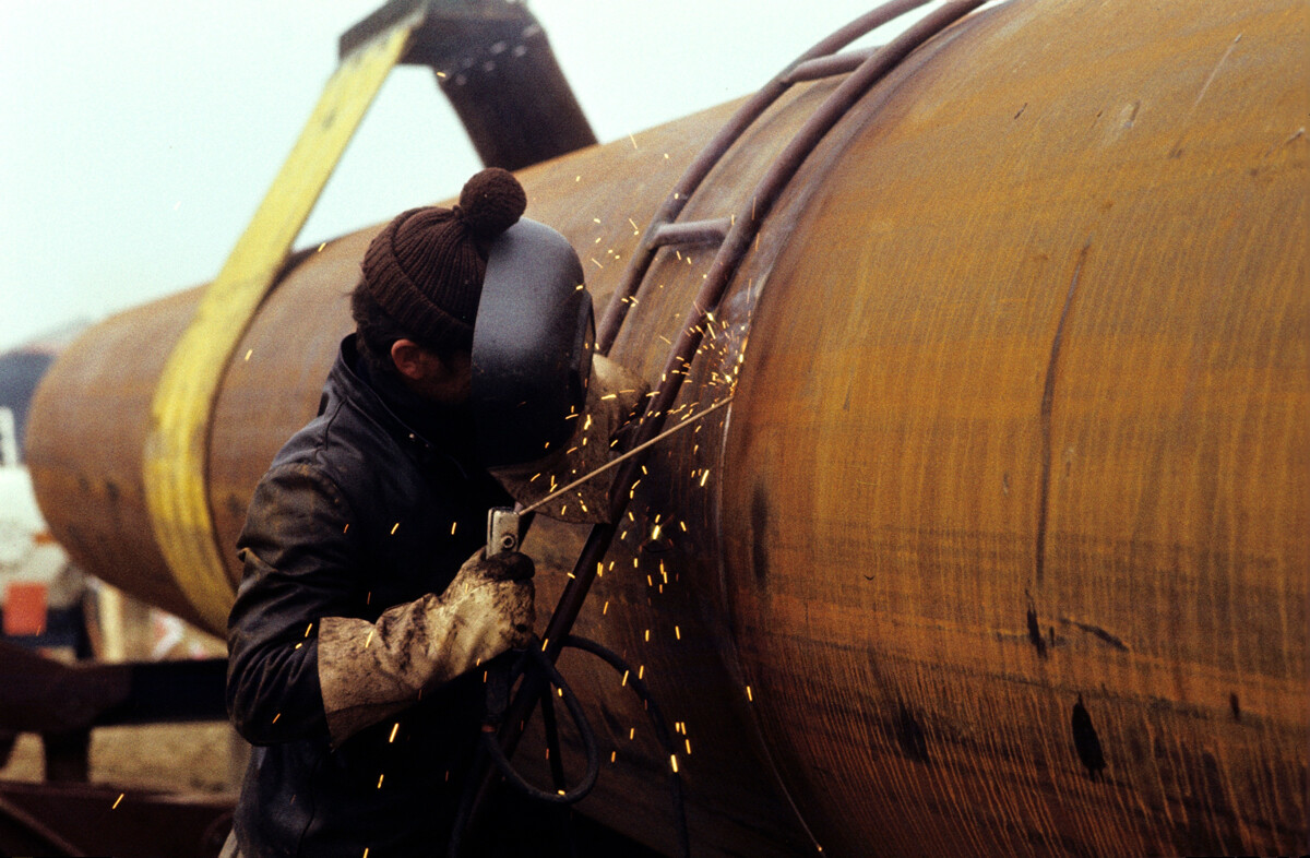 Траса природног гаса у близини Городенке. Варилац у акцији. 1982/1983.