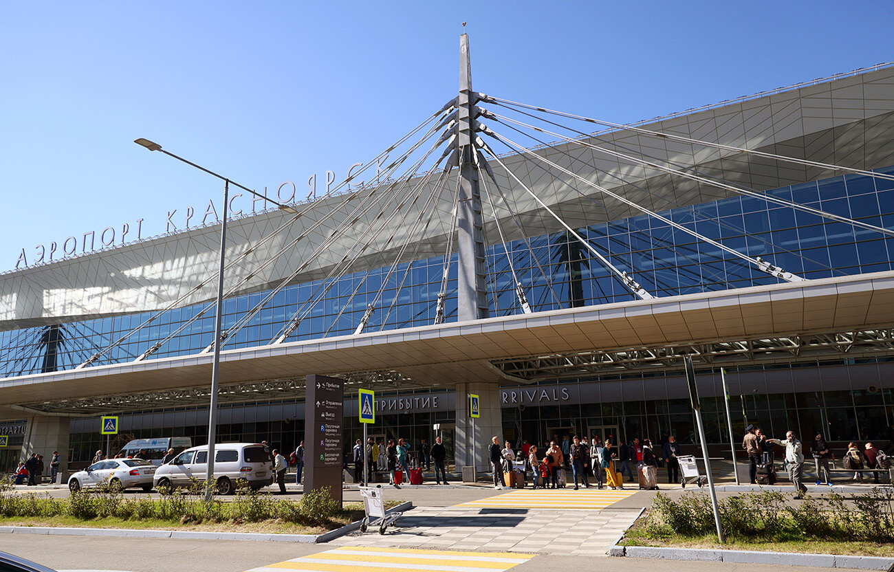 Stavba mednarodnega letališča Krasnojarsk, kjer je bilo odprto letalsko vozlišče družbe Aeroflot