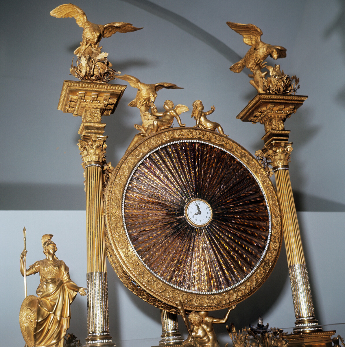 L’orologio “Tempio della Gloria” realizzato da Michael Maddox, conservato ai Musei del Cremlino
