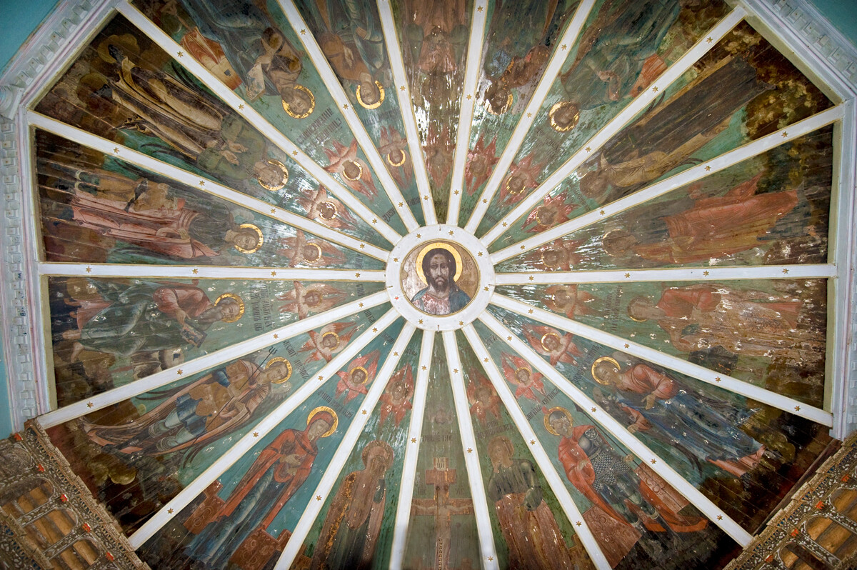 Oshevensk. Church of the Epiphany. Full view of painted ceiling (east part at bottom). December 27, 2014