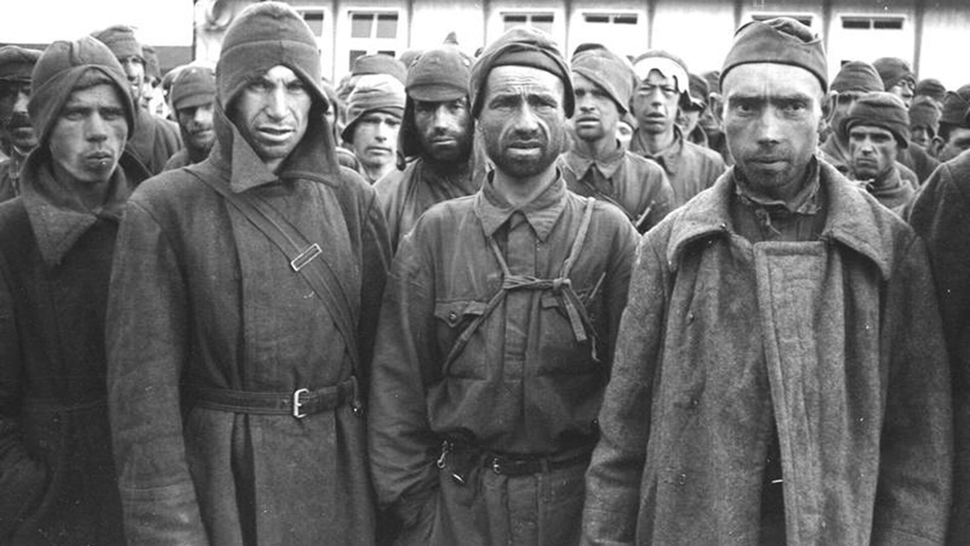 Tawanan Perang Soviet di kamp Mauthausen.
