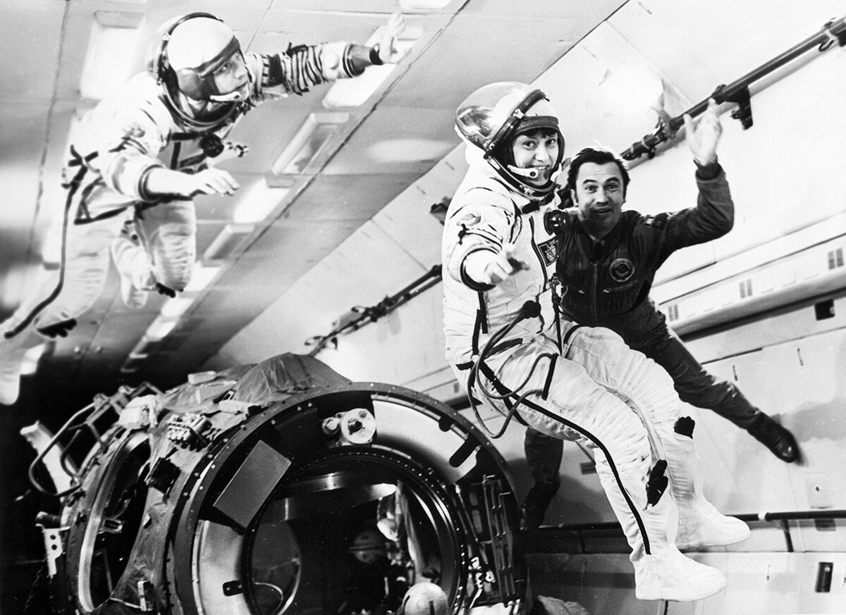 Svetlana Savitskaya (center) in weightlessness training.