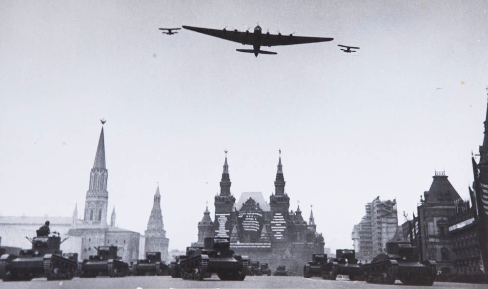 Parada na Rdečem trgu v Moskvi, 1934