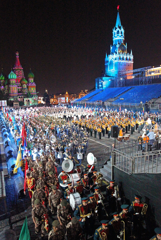 Thousands of spectators gather on Red Square for the grand finale of the Spasskaya Bashnya international military music festival.