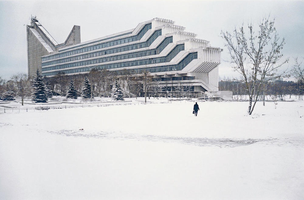 The architecture faculty at the Polytechnic Institute of Minsk and its succession of overhanging lecture theaters. (V. Anikin, I. Yesman) Belarus, 1983