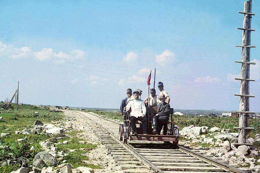 On the handcar outside Petrozavodsk on the Murmansk railway. 1915 // In the 1930s, the elderly Prokudin-Gorsky continued with lectures showing his photographs of Russia to young Russians in France, but stopped commercial work.