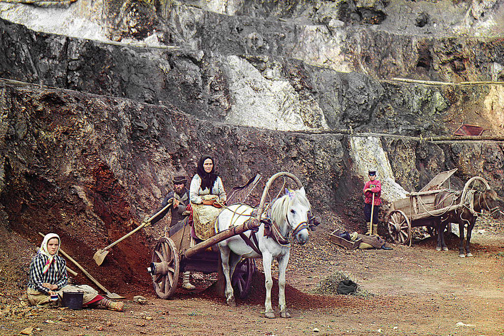 Work at the Bakalskii mine, Ural Mountains. 1910 // In 1906 Sergey Prokudin-Gorsky was elected the president of the IRTS photography section and editor of Russia's main photography journal, the Fotograf-Liubitel.