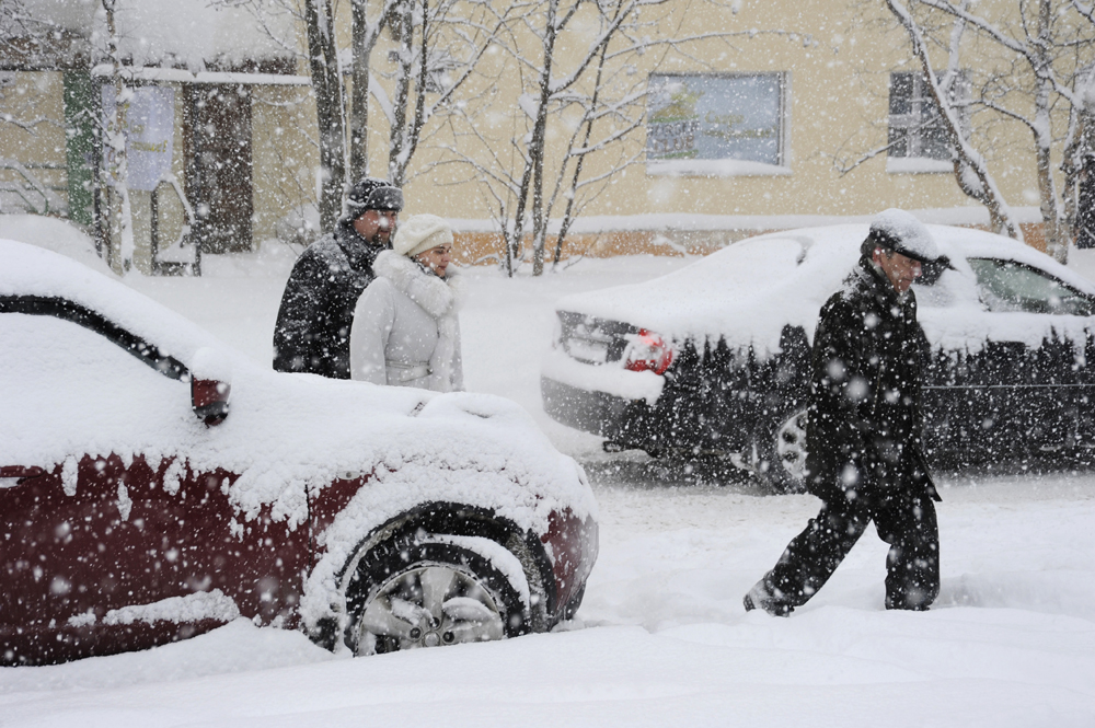 ムルマンスク気象センターによると、3月中、たったの3日間でこの北方の市に月の85％の降水量があり、激しい雪でこの数値は更に押し上げられている。