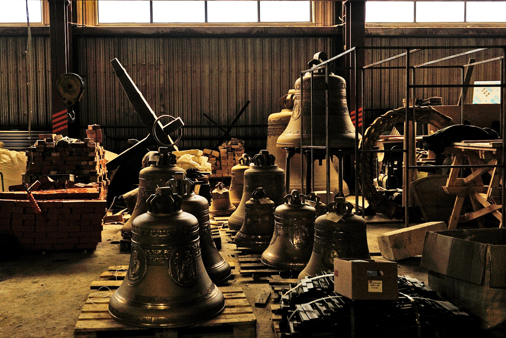 鐘を鋳造する日は、鐘の創造の謎を知る者にとっては特別な意味がある。
